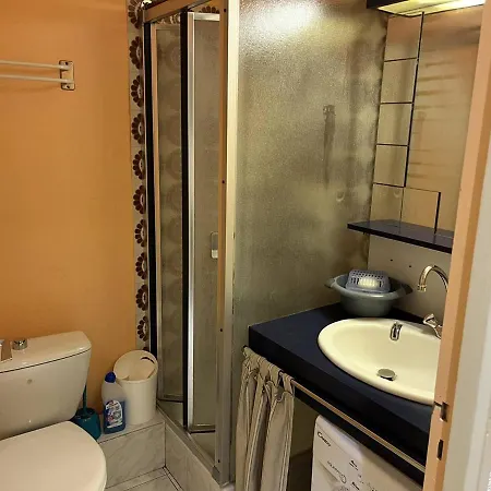 Apartment Climatise Avec Parking A 500m De La Pour Familiales - Fr-1-749-30